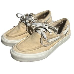 Converse women’s size 7.5 beige white canvas material casual sea star boat shoes